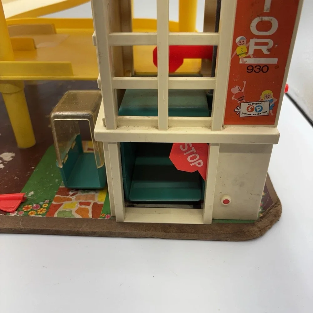 Fisher-Price elevator works